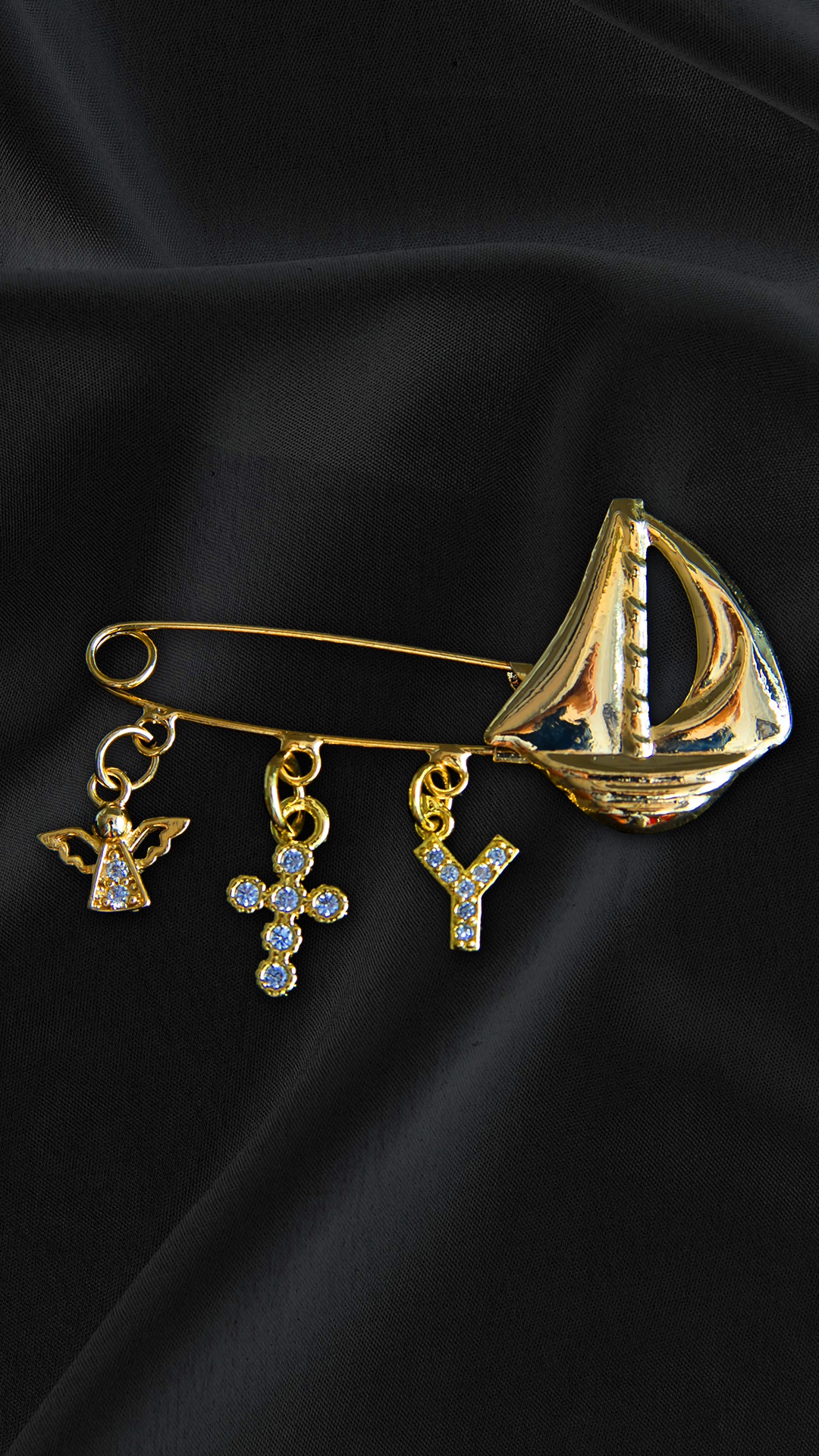Gold plated Sailboat Pin